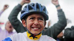 Julian Torres celebra el triunfo de Egan Bernal en el Tour de Francia