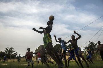 Fútbol en Franceville una de las ciudades más grandes de Gabón 