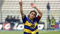 7 Apr 2002:  Fabio Cannavaro the captain of Parma  celebrates after Parma's victory  after the Serie A 30th Round League match played between Parma and Udinese played at the Ennio Tardini Stadium in Parma, Italy. DIGITAL IMAGE. Mandatory Credit: Grazia Neri/Getty Images