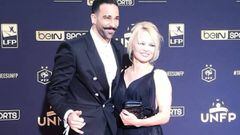 Pamela Anderson y Rami terminan con los rumores de ruptura en la Gala UNFP.