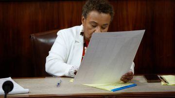 WASHINGTON, DC - JANUARY 05: U.S. Rep.-elect Barbara Lee (D-CA) tallies votes in the House Chamber during the third day of elections for Speaker of the House at the U.S. Capitol Building on January 05, 2023 in Washington, DC. The House of Representatives is meeting to vote for the next Speaker after House Republican Leader Kevin McCarthy (R-CA) failed to earn more than 218 votes on several ballots; the first time in 100 years that the Speaker was not elected on the first ballot. (Photo by Anna Moneymaker/Getty Images)