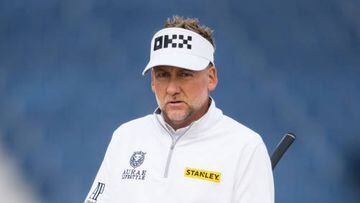 ST ANDREWS, SCOTLAND - JULY 14: Ian Poulter of England approaches the second greenduring Day One of The 150th Open at St Andrews Old Course on July 14, 2022 in St Andrews, Scotland.(Photo by Ross Parker/SNS Group via Getty Images)