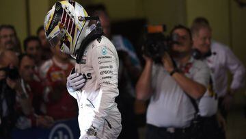 Lewis Hamilton tras ganar la carrera de Abu Dhabi.
