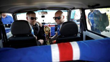 Kristbjorn Kjartansson y Gretar Jonsson recorrieron 5.800 kil&oacute;metros en un Lada pintado con los colores de Islandia hasta Volvogrado. Y con la Copa del Mundo.
