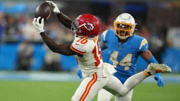 Tyreek Hill catches a pass in the Kansas City Chiefs' 34-28 win over the Los Angeles Chargers in Week 15.