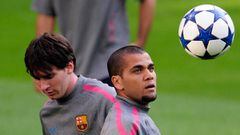 Messi y Daniel Alves.