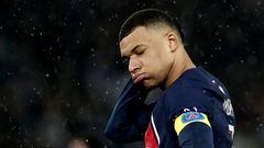 Amongst Kylian Mbappé-Real Madrid transfer rumors, PSG coach Luis Enrique says that the forward needs to earn the right to play for the team.