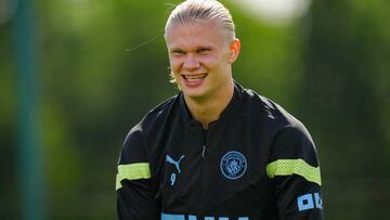 MANCHESTER, ENGLAND - AUGUST 03: Manchester City's Erling Haaland in action during training at Manchester City Football Academy on August 3, 2022 in Manchester, England. (Photo by Tom Flathers/Manchester City FC via Getty Images)