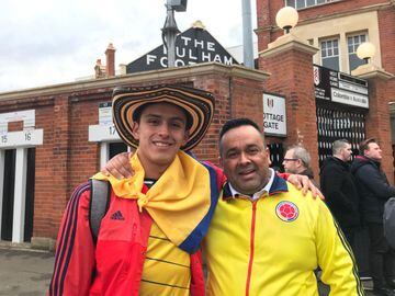 Hinchas de Colombia en el Craven Cottage de Londres para apoyar a su Selección ante Australia