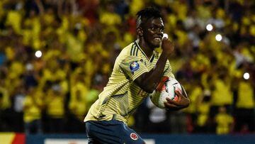 Edwuin Cetr&eacute; celebrando su gol con Colombia ante Argentina en el Torneo Preol&iacute;mpico.