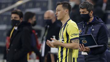 El presidente del Fenerbahçe cierra la puerta a Özil