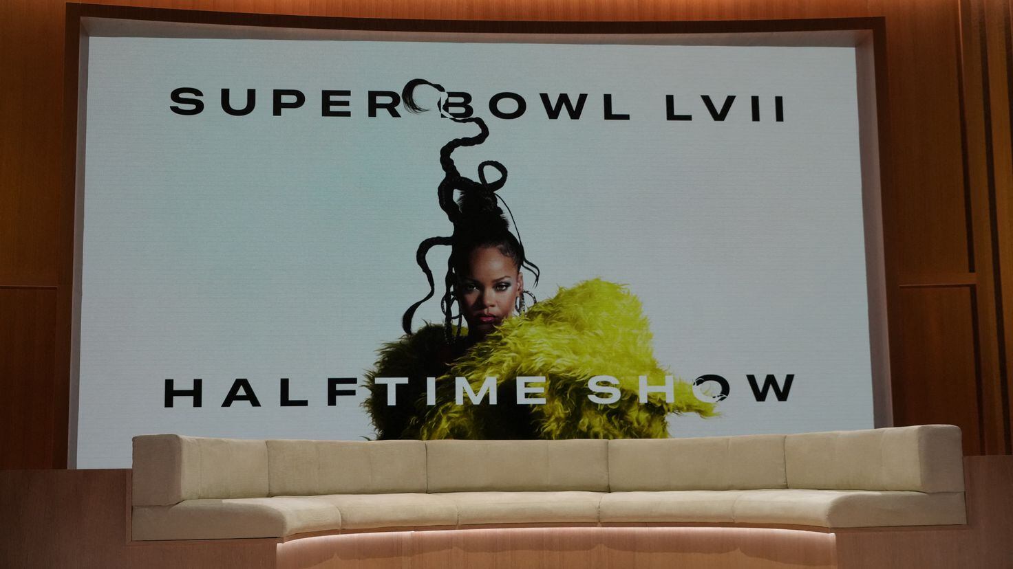 How Many Pairs of Tights Does It Take to Put on a Super Bowl Halftime Show?  - Racked