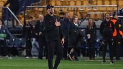 VILLARREAL, SPAIN - MAY 03: Jurgen Klopp head coach of Liverpool FC salutes the fans following the UEFA Champions League Semi Final Leg Two match between Villarreal and Liverpool at Estadio de la Ceramica on May 03, 2022 in Villarreal, Spain. (Photo by Jonathan Moscrop/Getty Images)