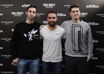 Una de las mayores aficiones del defensor español es la de los videojuegos y, en especial, la de jugar al conocido shooter 'Call of Duty'.