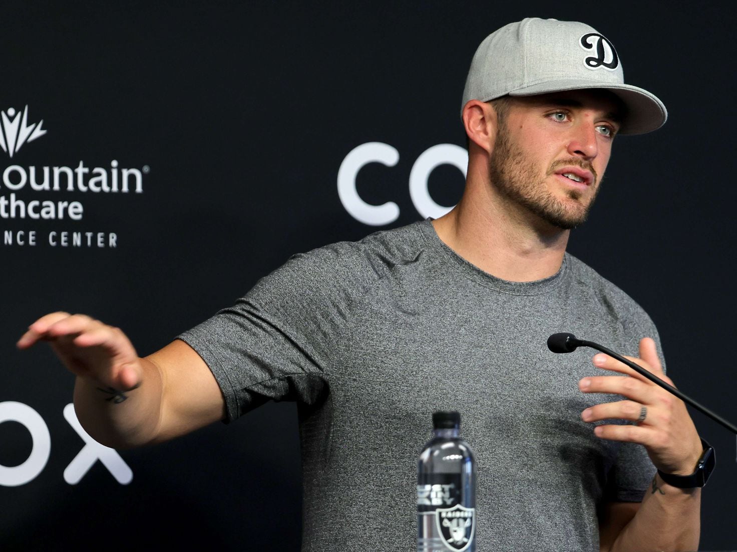 Raiders QB Derek Carr reportedly scheduled to visit Saints on