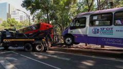 Choque Metrobús y camión en Reforma: 10 personas continúan hospitalizadas