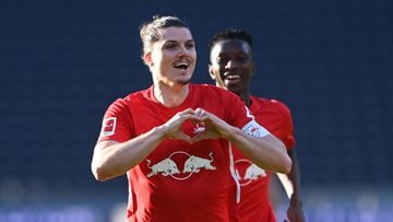 Leipzig open up Bundesliga title race with Bayern Munich