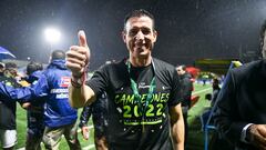 El español Ángel Catalina celebra el título del Apertura logrado con Saprissa.