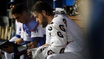 Clayton Kershaw goes on injured list with left forearm