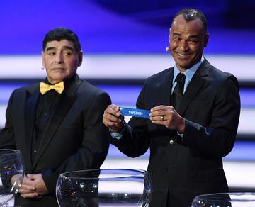 Cafú y Diego Maradona 