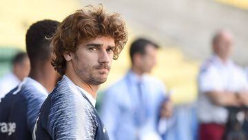 France&#039;s forward Antoine Griezmann looks on as he takes part in a training session on June 1, 2019 at La Beaujoire stadium in Nantes western France, on the eve of the friendly football match between France and Bolivia. (Photo by Sebastien SALOM-GOMIS
