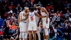Atlanta (United States), 16/11/2023.- The New York Knicks huddle during a timeout against the Atlanta Hawks during the second half of the NBA basketball game between the New York Knicks and the Atlanta Hawks at State Farm Arena in Atlanta, Georgia, USA, 15 November 2023. (Baloncesto, Nueva York) EFE/EPA/ERIK S. LESSER SHUTTERSTOCK OUT
