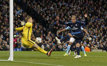 Joe Hart detiene un remate de Pepe en el Manchester City-Real Madrid de ida.