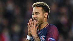 Neymar se lamenta de una jugada ante el Bayern