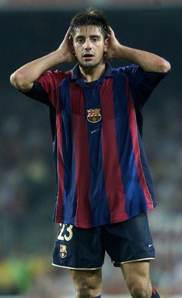 El jugador italiano vistió la camiseta del FC Barcelona en la temporada 2001-2002.