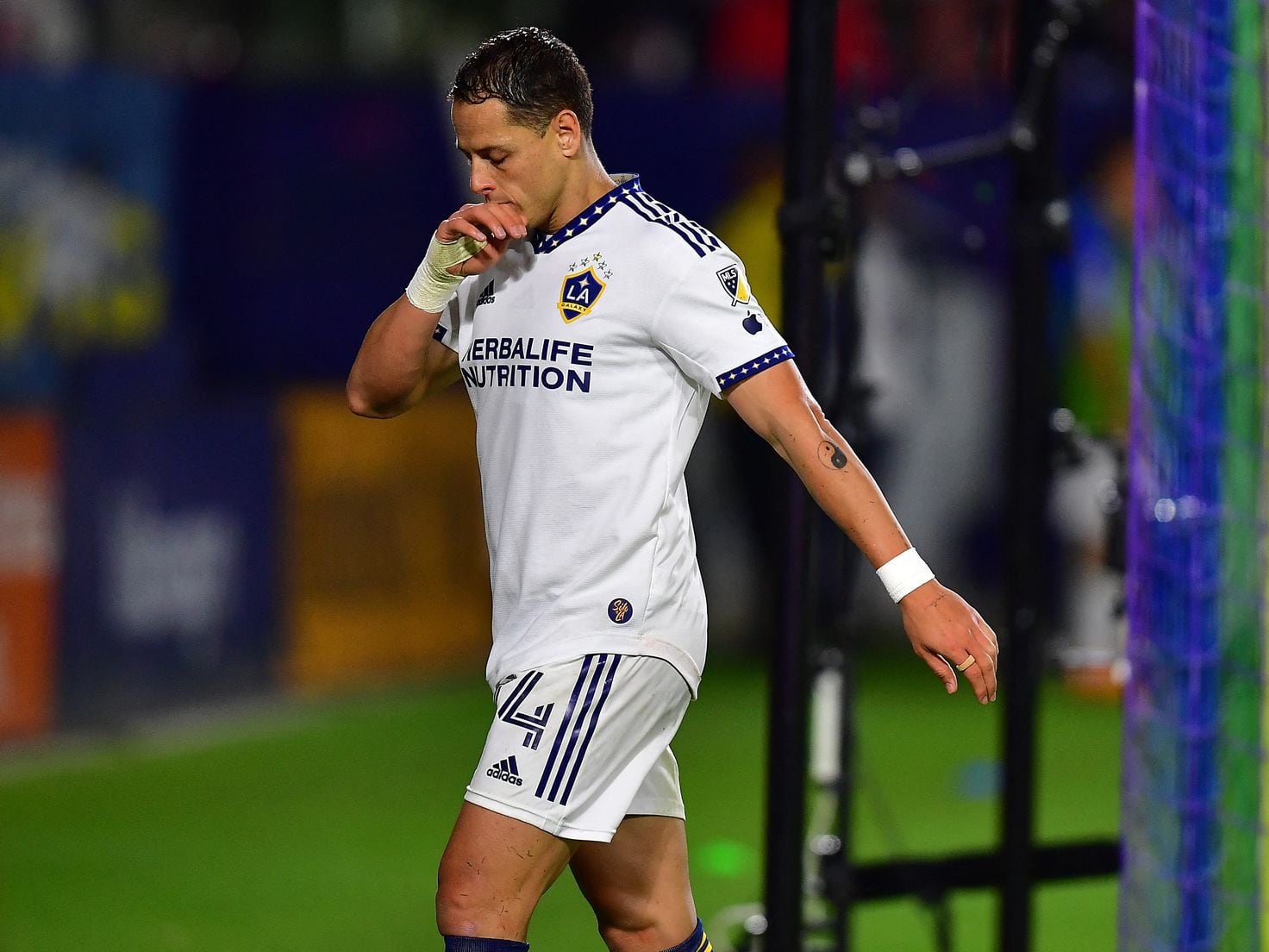 Javier 'Chicharito' Hernandez sent off in third consecutive LA Galaxy loss  - AS USA