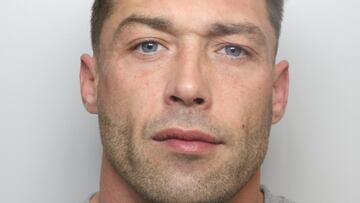 jonathan cahill policia west yorkshire buscado ladron guapo ojos azules fisico comentarios virales redes sociales