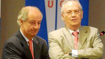Luis Larra&iacute;n reemplaz&oacute; a Jaime Est&eacute;vez en la presidencia de Universidad Cat&oacute;lica