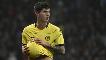 Chelsea&#039;s Christian Pulisic holds the ball during the English Premier League soccer match between Aston Villa and Chelsea at Villa Park in Birmingham, England, Sunday, Dec. 26, 2021. (AP Photo/Rui Vieira)