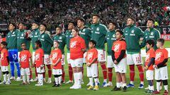 Jugadores de la Selección Mexicana previo al partido contra Alemania.