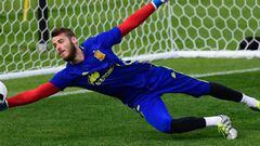 Spain's goalkeeper David De Gea takes part in a training session at Saint Martin de Re's stadium on June 19, 2016 during the Euro 2016 football tournament. / AFP PHOTO / PIERRE-PHILIPPE MARCOU