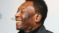 Pelé undergoes successful surgery to remove tumour