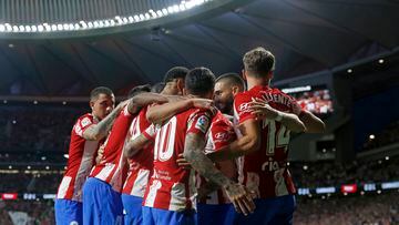 Los jugadores rojiblancos celebran el gol de Carrasco en el último Atlético-Real Madrid