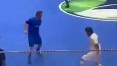 Cuando tratan de humillarte, pero eres Francesco Totti; golazo en Futsala