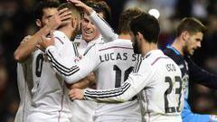 El Madrid celebra un gol ante el Deportivo en la Liga Espa&ntilde;ola