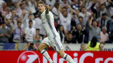 GRA440. MADRID, 02/05/2017.- El delantero del Real Madrid Cristiano Ronaldo celebra tras marcar el segundo gol ante el Atl&eacute;tico de Madrid, durante el partido de las semifinales de la Liga de Campeones que est&aacute;n disputando esta noche en el es