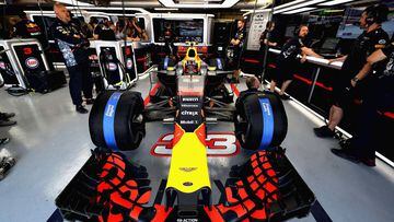 MONTREAL, QC - JUNE 10: Max Verstappen of Netherlands and Red Bull Racing prepares to drive in the garage during qualifying for the Canadian Formula One Grand Prix at Circuit Gilles Villeneuve on June 10, 2017 in Montreal, Canada.   Mark Thompson/Getty Images/AFP == FOR NEWSPAPERS, INTERNET, TELCOS &amp; TELEVISION USE ONLY ==