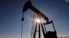 El petróleo cierra al alza. ¿Cuánto cuesta y a cuánto se cotiza un barril de crudo Brent y West Texas Intermediate (WTI) hoy, 31 de diciembre? Así los precios.