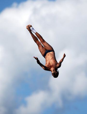Orlando Duque: Primer campeón mundial de salto de gran altura. Ha ganado en 11 ocasiones el Mundial de Cliff Diving. 
