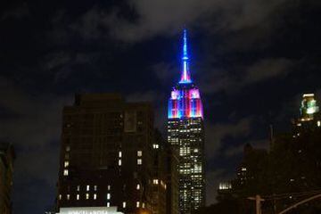The Empire State Building is lit in the colors of the FC Barcelona football club in honor of the team's 10-year global partnership with UNICEF on September 7, 2016 in New York.