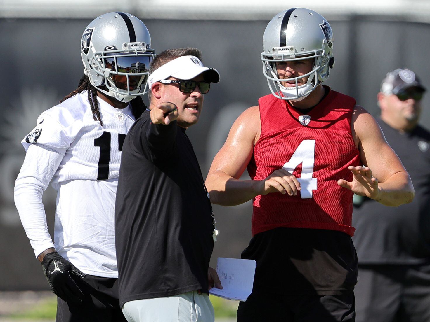 Davante Adams' compares Derek Carr to Aaron Rodgers. Is Carr a