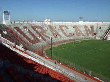 Estadio Tomás Adolfo Ducó: Conocido como ‘El Palacio’, el recinto de Huracán fue remodelado en 1977. La final de la Copa Sudamericana 2015 es el evento CONMEBOL más importante, hasta ahora, que ha recibido. Cuenta con una capacidad para 41 mil personas.