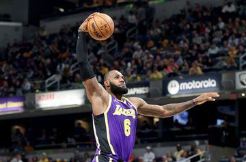 INDIANAPOLIS, INDIANA - NOVEMBER 24: LeBron James #6 of the Los Angeles Lakers shoots the ball against the Indiana Pacers at Gainbridge Fieldhouse on November 24, 2021 in Indianapolis, Indiana.