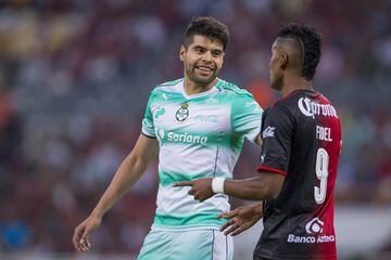 Luego de su experiencia en Copa Confederaciones con la Selección Mexicana, Araujo volverá para ocupar su lugar en la defensa central del equipo. 