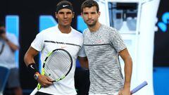 Rafael Nadal y Grigor Dimitrov posan antes de su partido de semifinales en el Abierto de Australia de esta temporada.