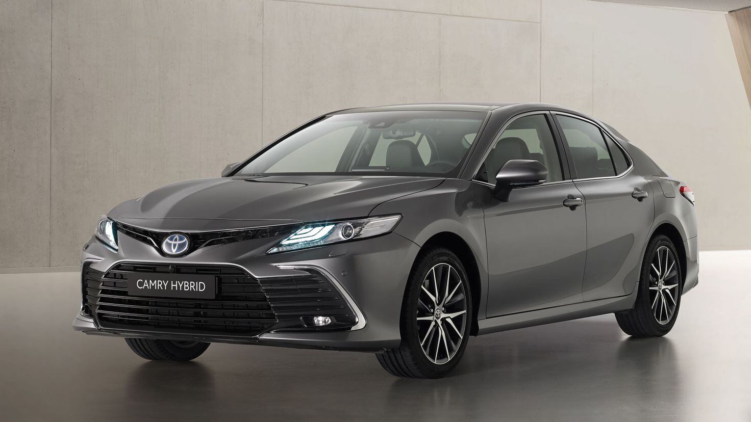 Toyota Camry Hybrid 2023, disponible en México ¿qué ofrece de nuevo